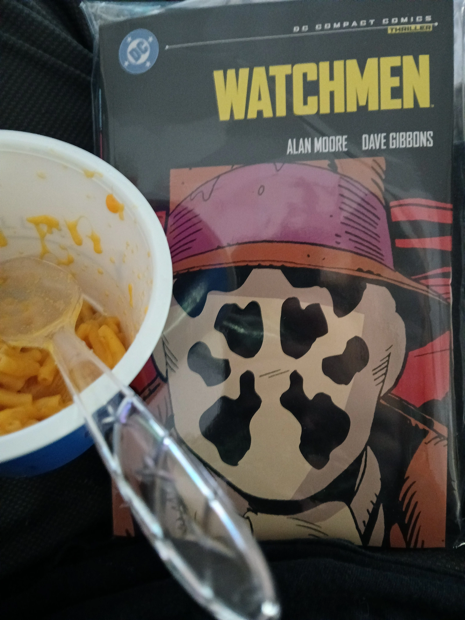 Mac and cheese and comic books 🔥🔥 - Unvale